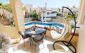 Amazing renovated pool view Apartment, 2 min to Fañabe Beach